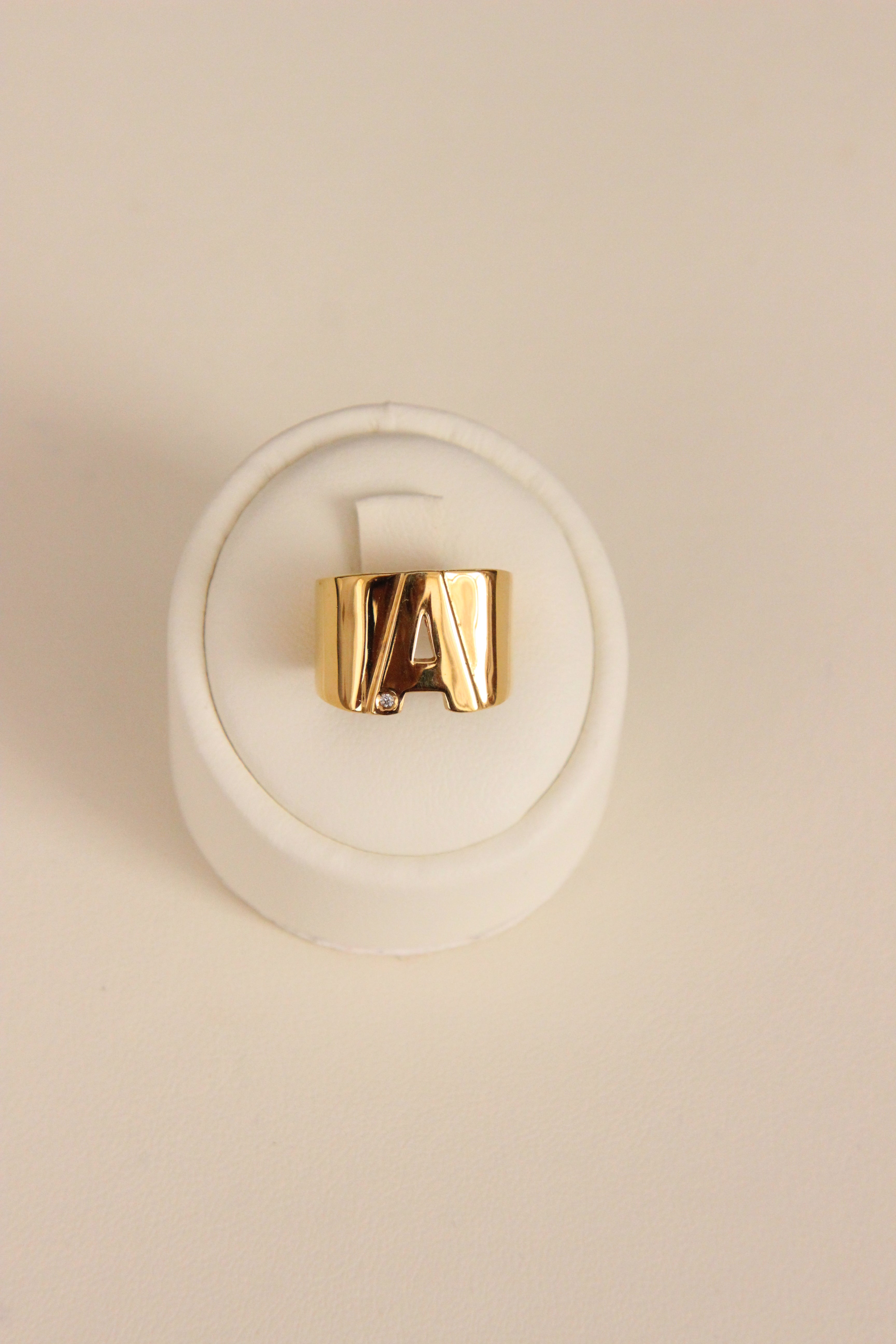 ANILLO SILUETA LETRA A