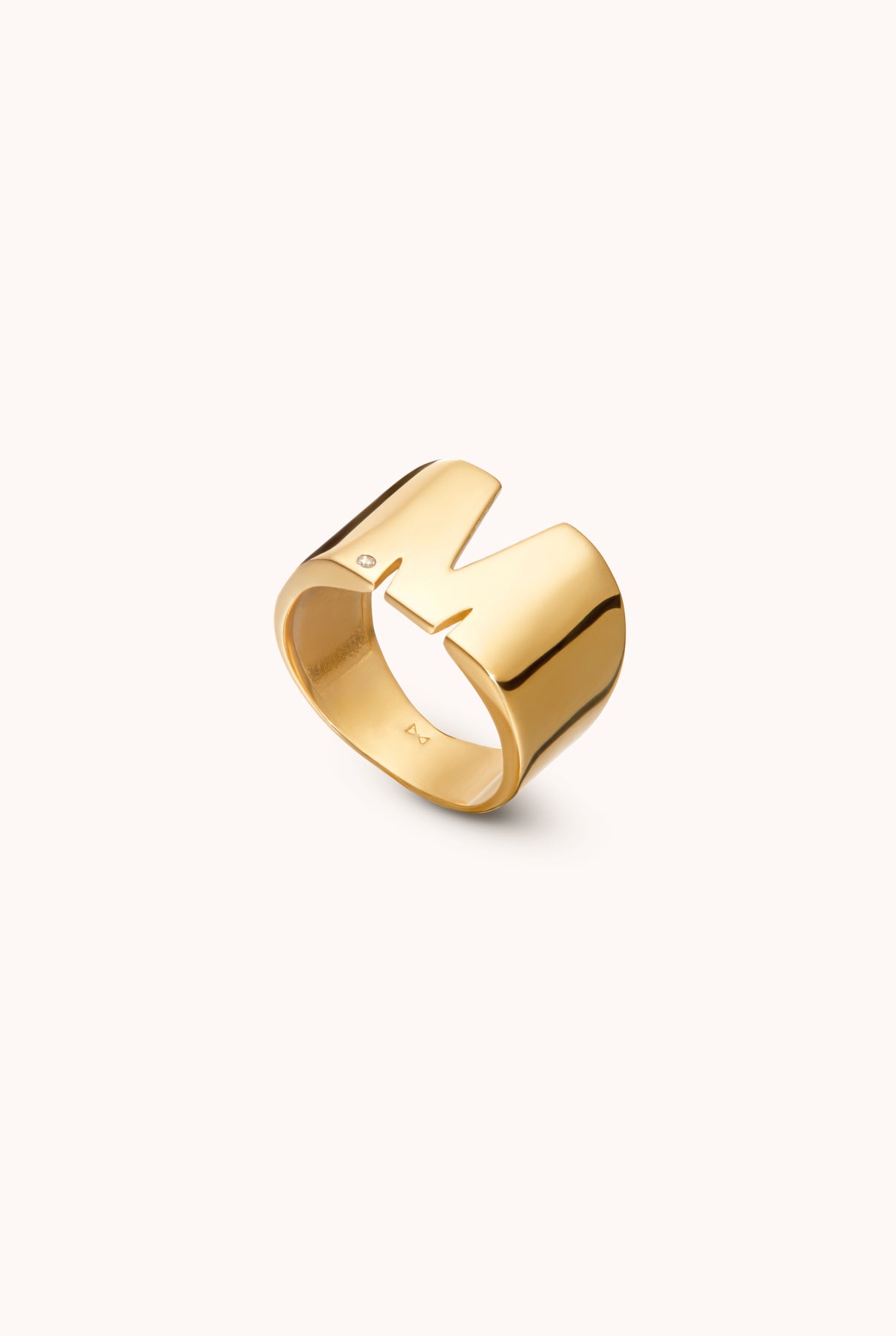 GOLD INITIAL SILHOUETTE RING