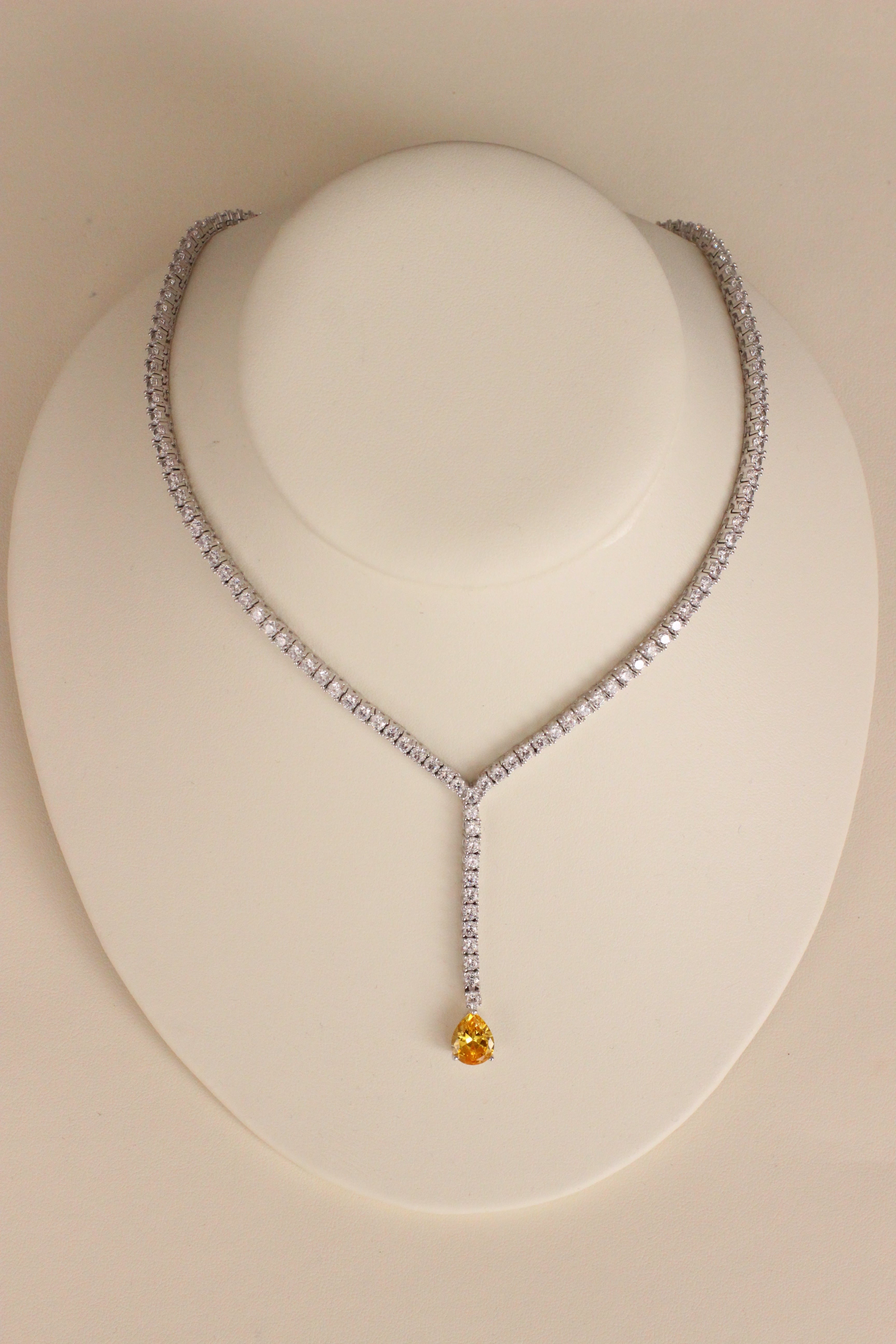 COLLAR RIVIÈRE INFINITY AMARILLO