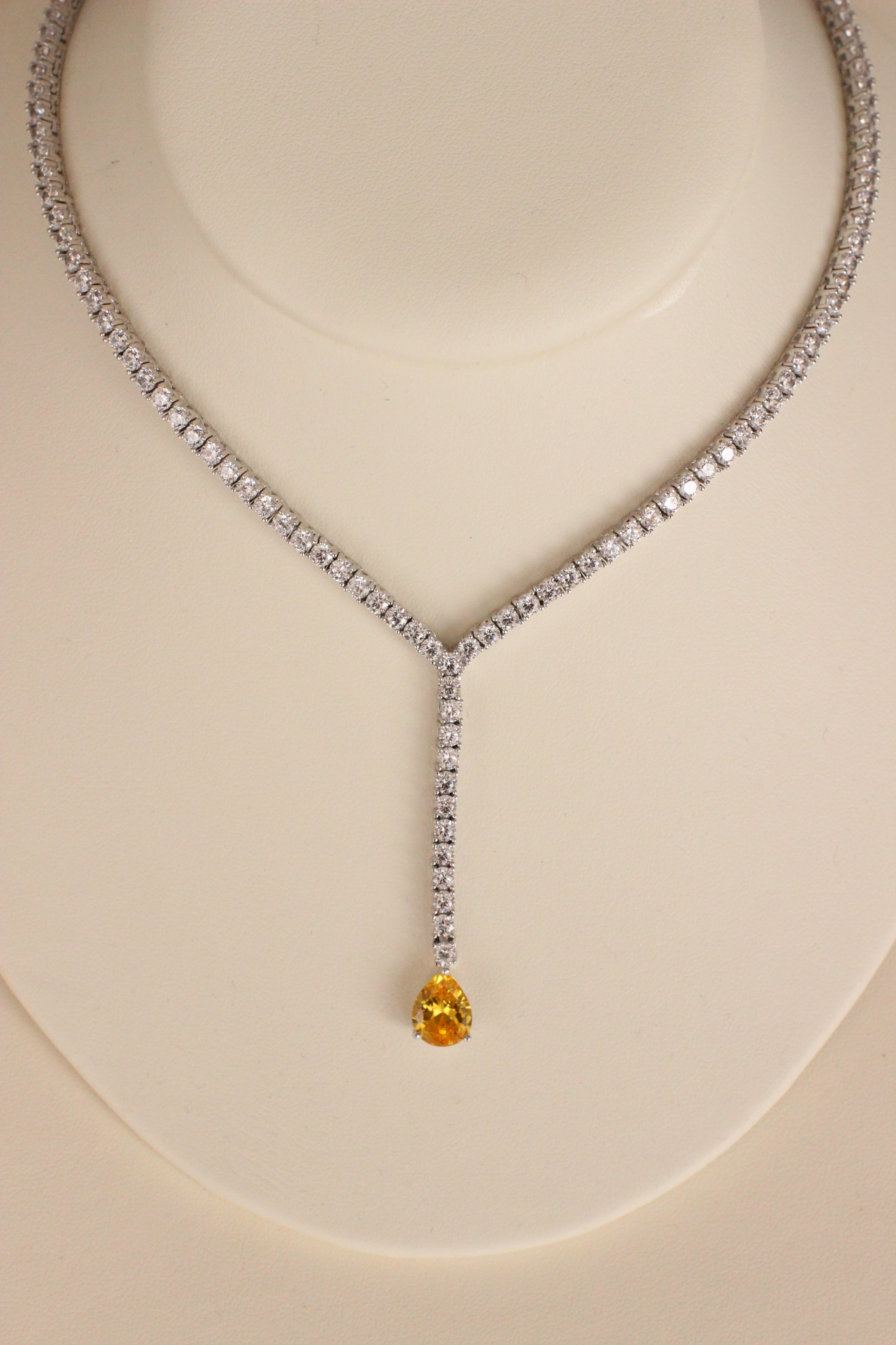 COLLAR RIVIÈRE INFINITY AMARILLO