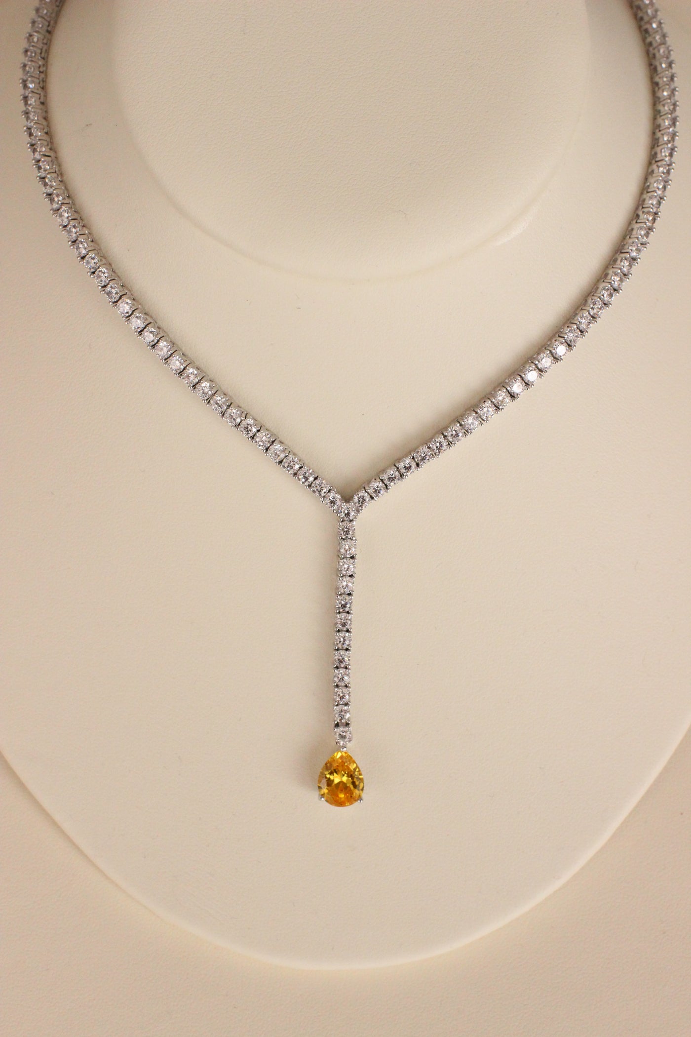 COLLAR RIVIÈRE INFINITY AMARILLO