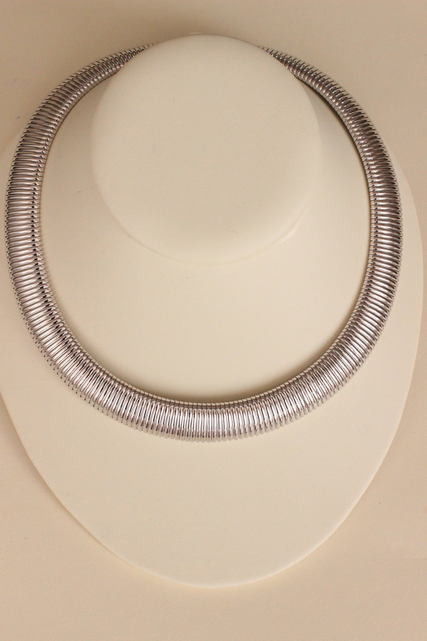 COLLAR SERPENTINE PLATA