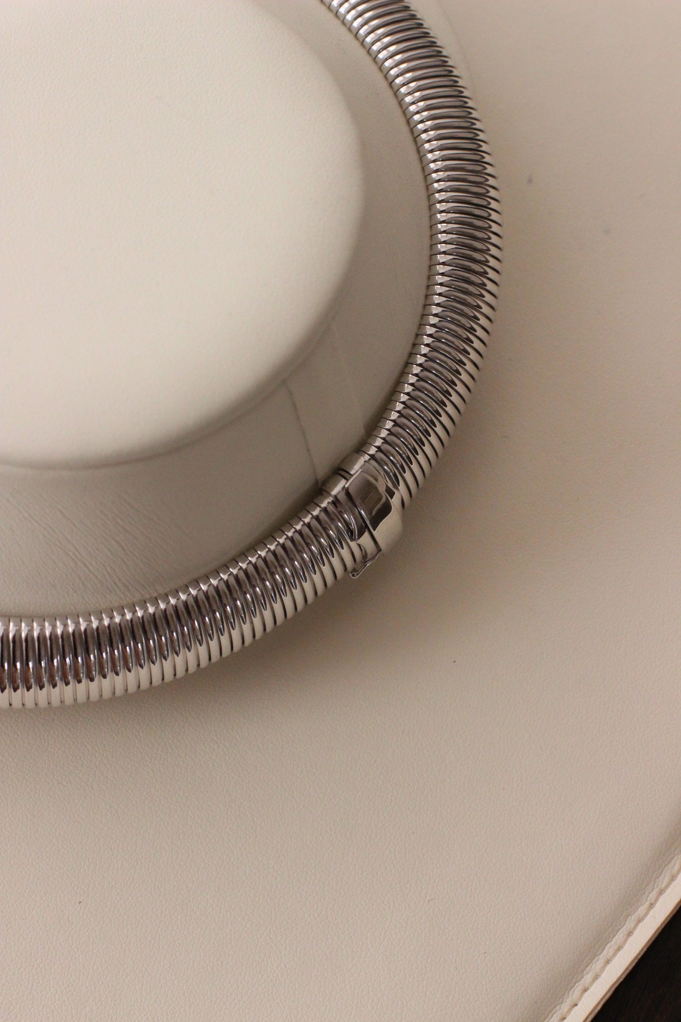 COLLAR SERPENTINE PLATA