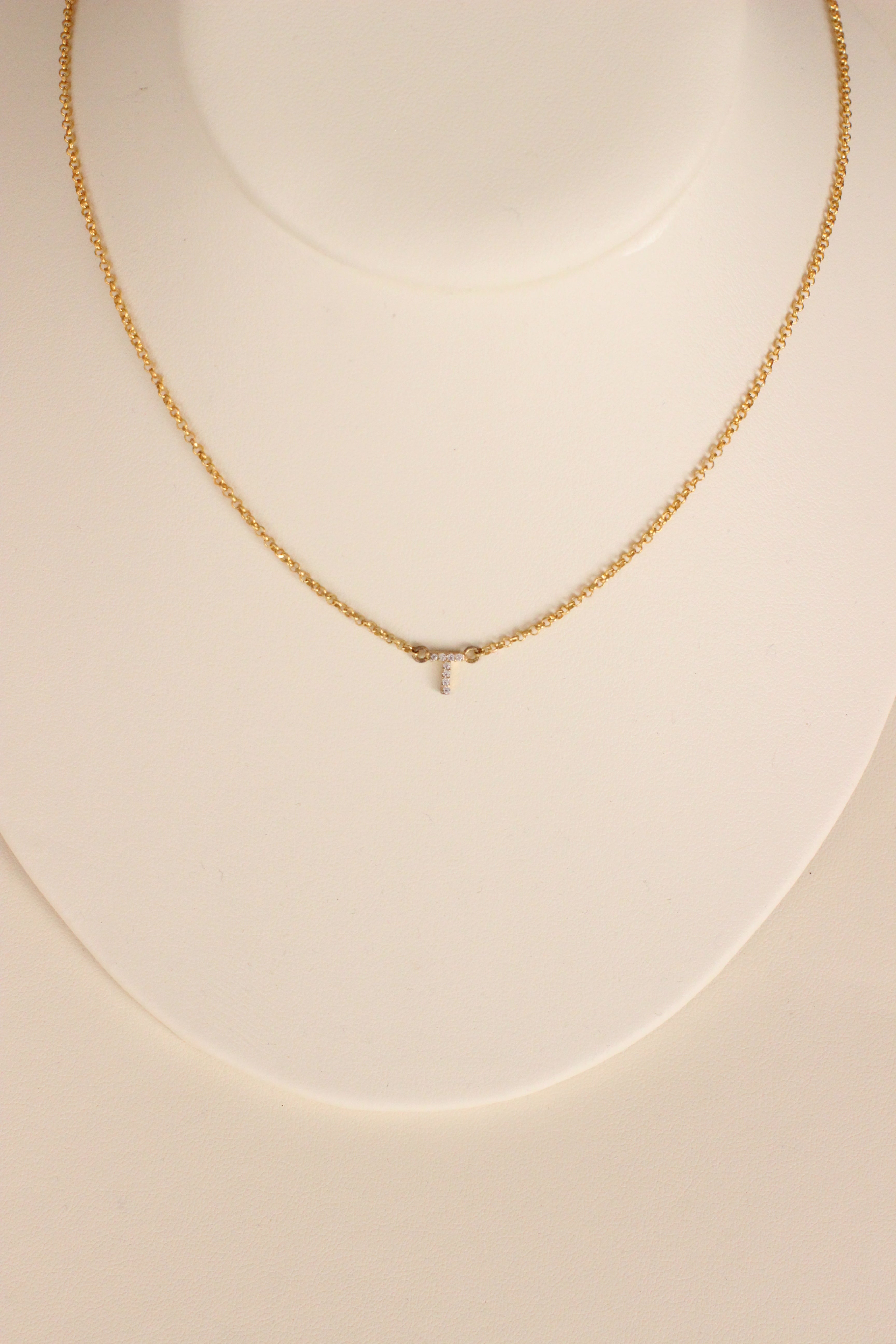 COLLAR LETRA T