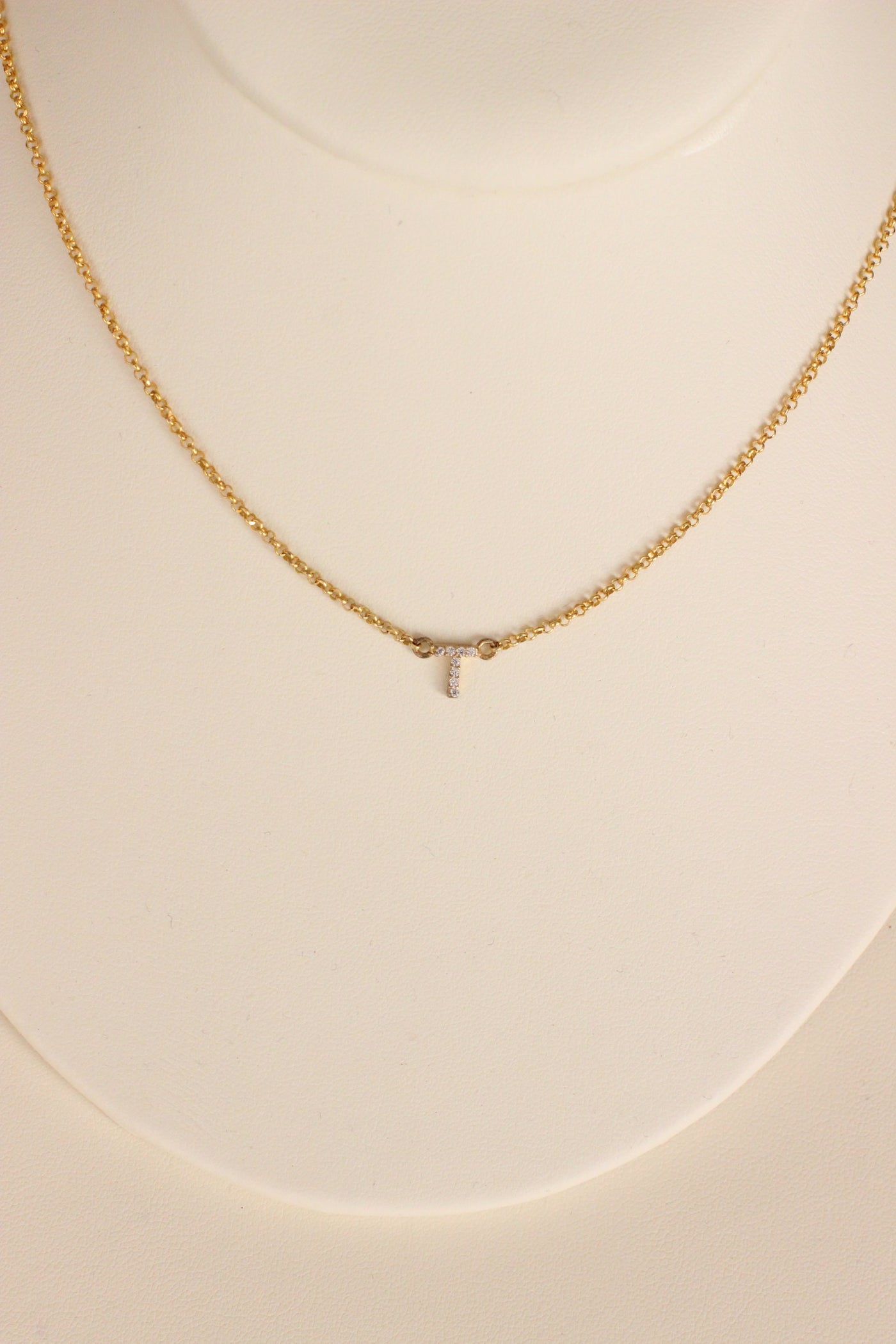 COLLAR LETRA T