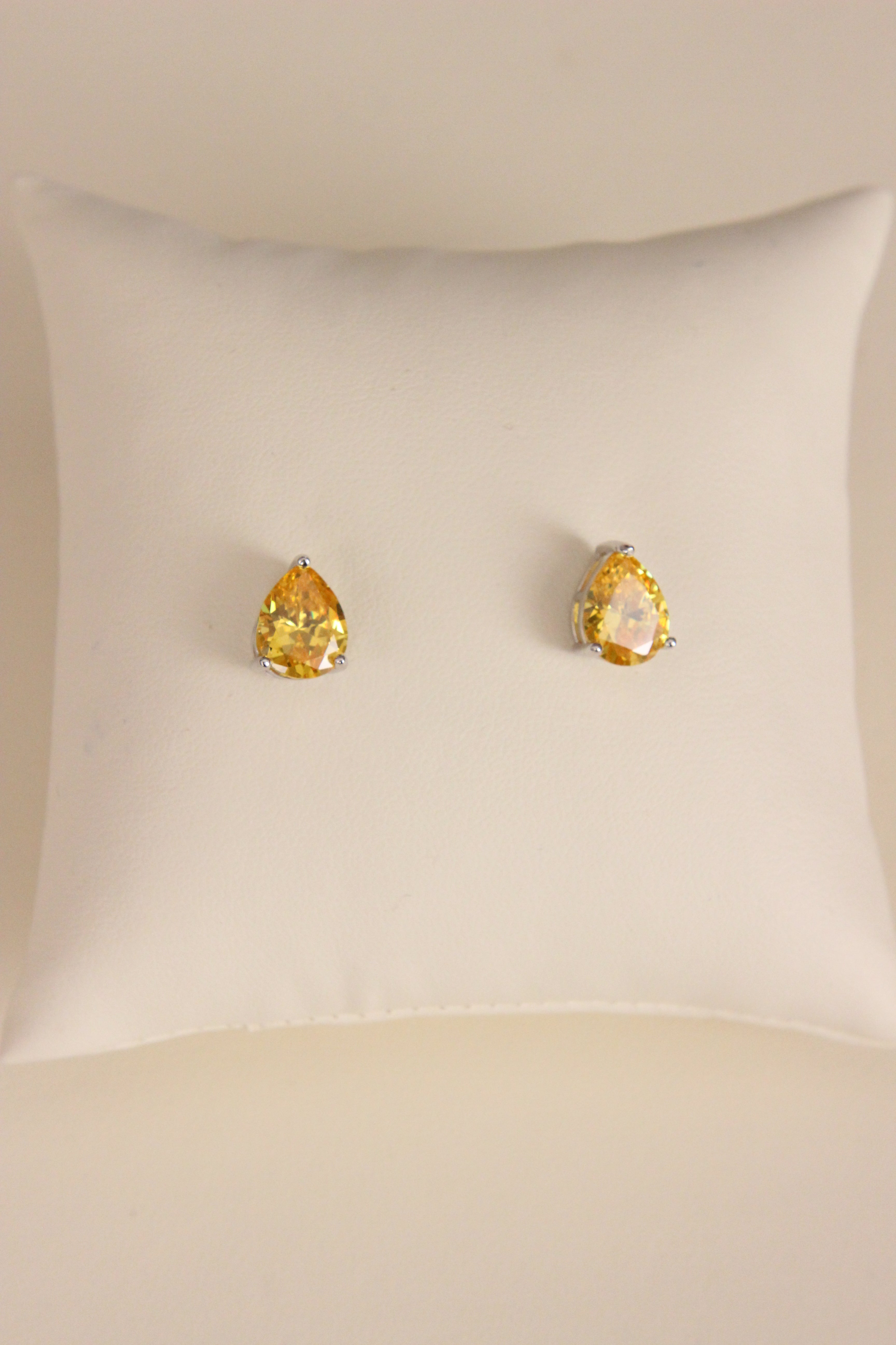 PENDIENTES INFINITY AMARILLO