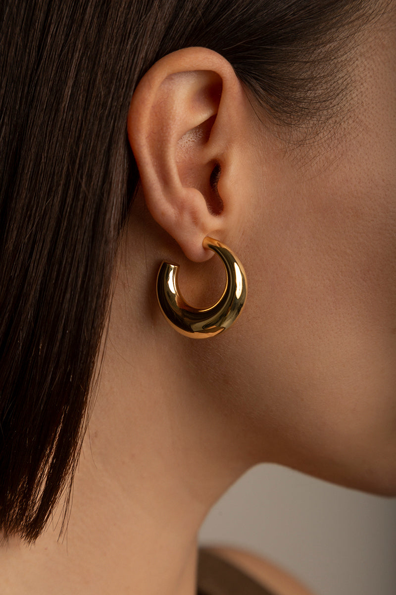 ESSENTIAL HOOP EARRINGS