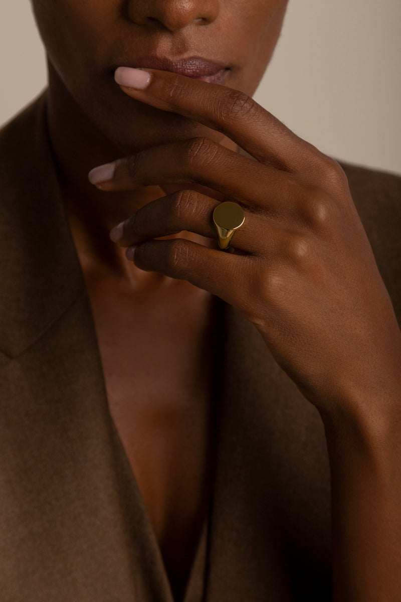 CLASSIC GOLD SIGNET RING